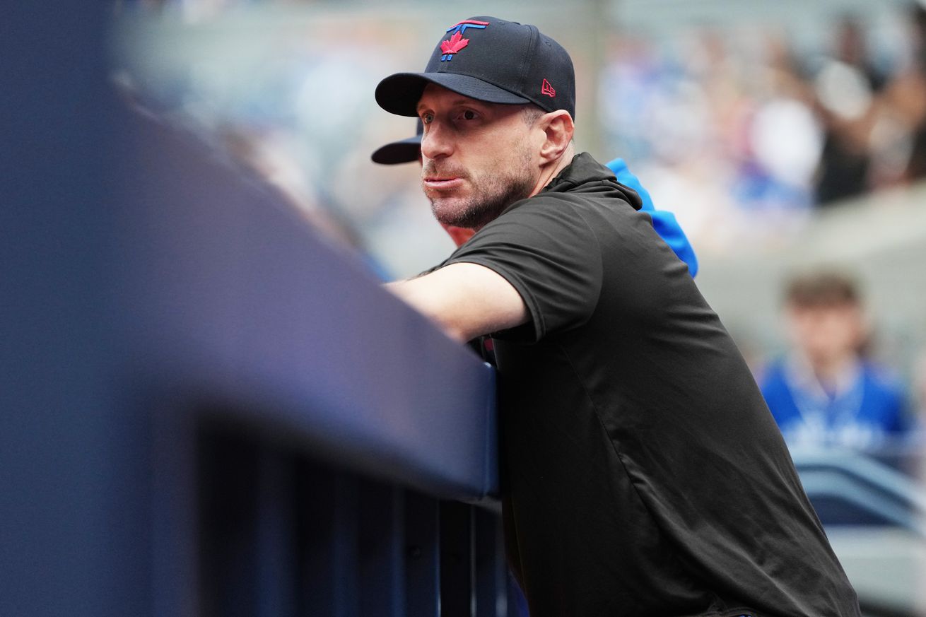 MLB: Chicago White Sox at Toronto Blue Jays