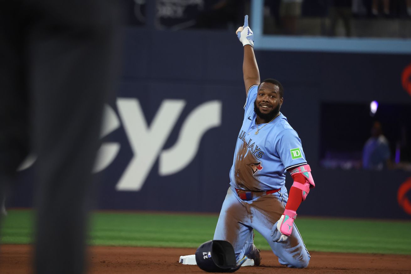Toronto Blue Jays play the New York Yankees